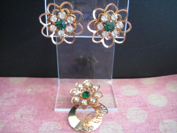 Vintage Floral Brooch and Earring Set - image 2