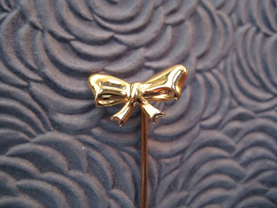 Tiny Gold Tone Bow Stick Pin - image 8