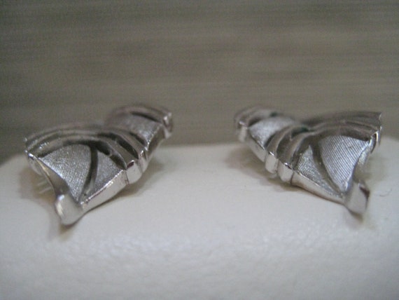 Vintage Crown Trifari Silver Tone Leaf Earrings - image 3
