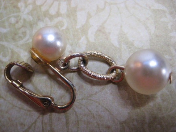 Vintage Faux Pearl Dangle Earrings - image 7