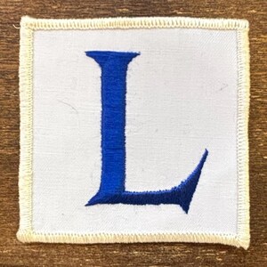 Parche con la letra "L" (3 pulgadas cuadradas) - ¡Toma la L!