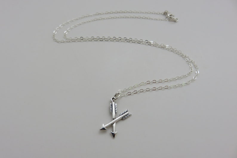 Cadeau de graduation pour elle, Et ainsi laventure commence, Collier de flèche en argent sterling, Cadeau de retraite femmes, Collier de flèche, Cadeau de graduation image 6