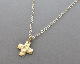 Collier croix en or, petite croix en or, petite croix en or, croix martelée en or, marciahdesigns, mhd, collier superposé, or, or 14 carats