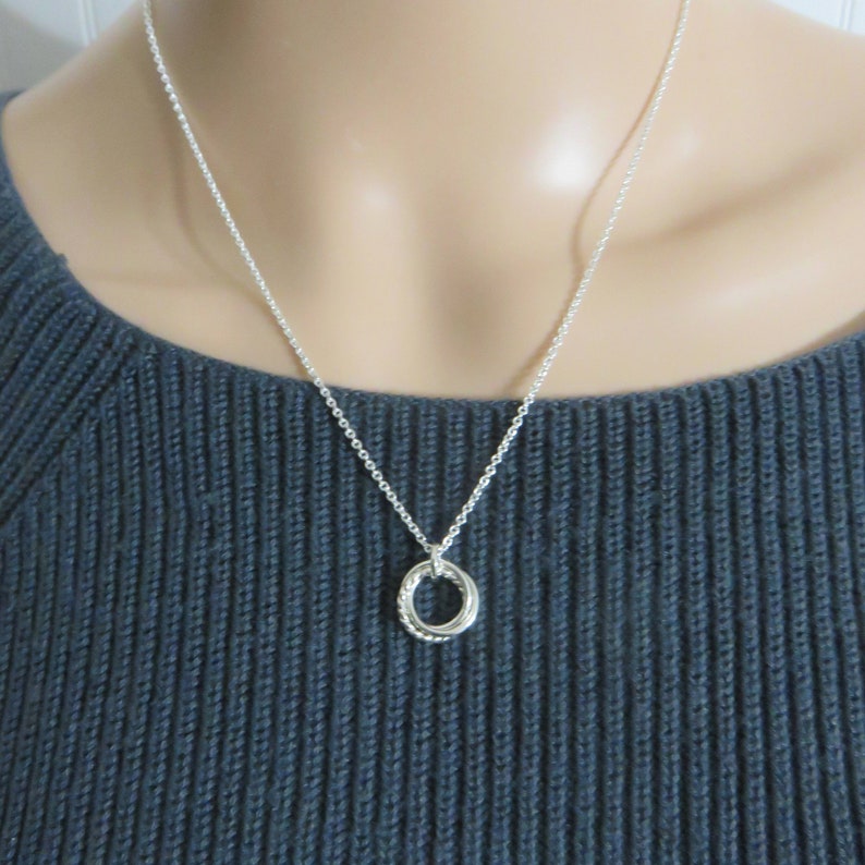 Moeder Verjaardag cadeau, moeder cadeau, drie kinderen, moeders ketting, verjaardagscadeau voor moeder, moeder kinderen ketting, Sterling Zilveren ketting afbeelding 5