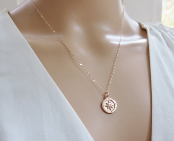 Rose Gold Mini Compass Pendant with White Mother of Pearl – Retrouvai