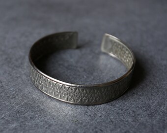Papyrus patterned Bangle Bracelet