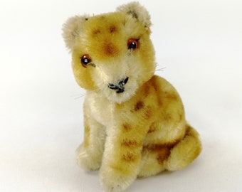 Steiff Young Lion sitting small 4 inches 1956 to 1961 only