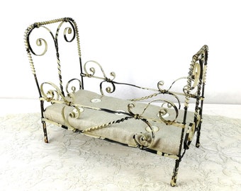 Vintage European Shabby Treasures Expertly Par Shabbygoeslucky