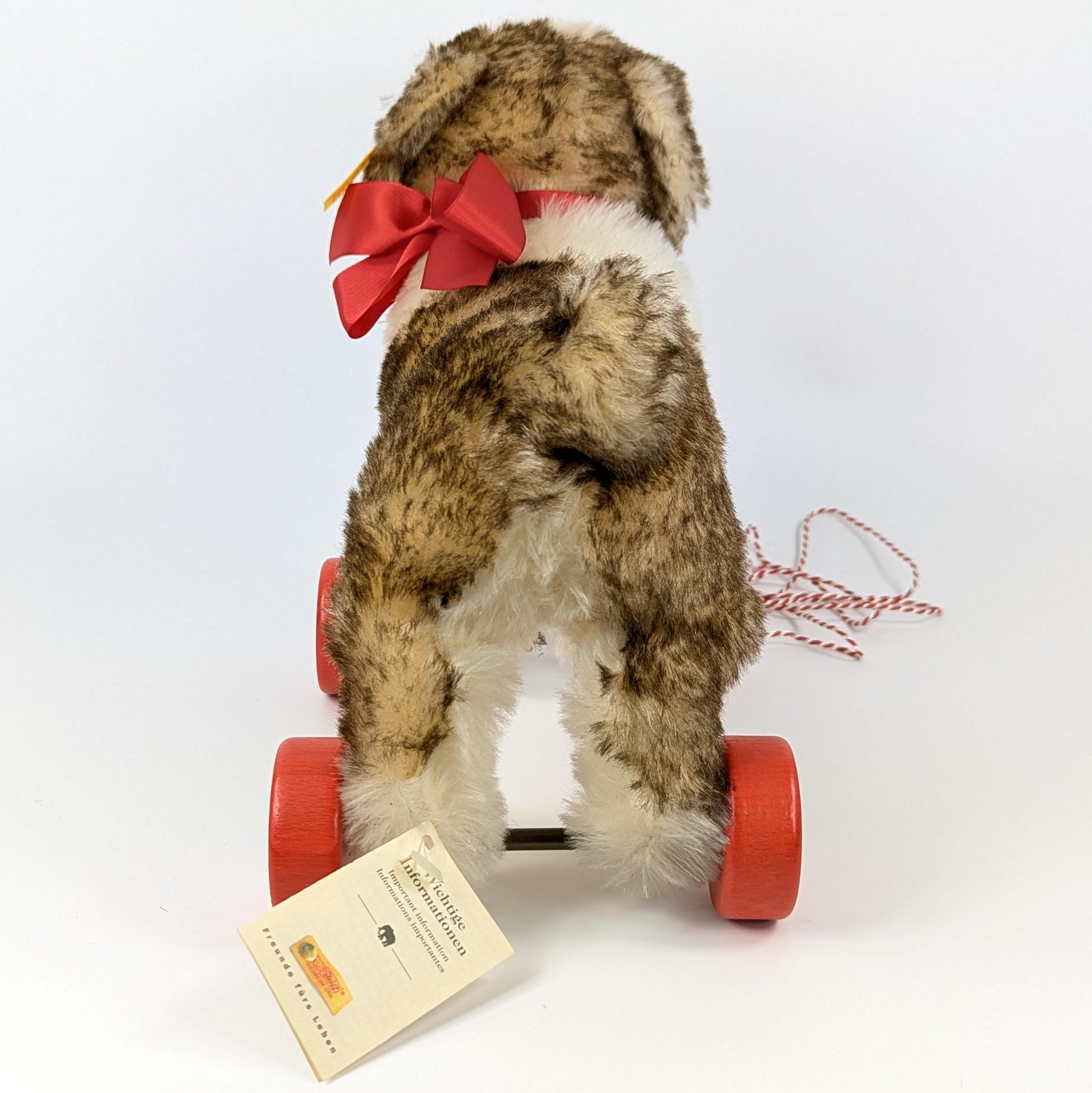 Steiff Dog Classic Molly 1927 on Wheels Mint 10 Inches Vintage