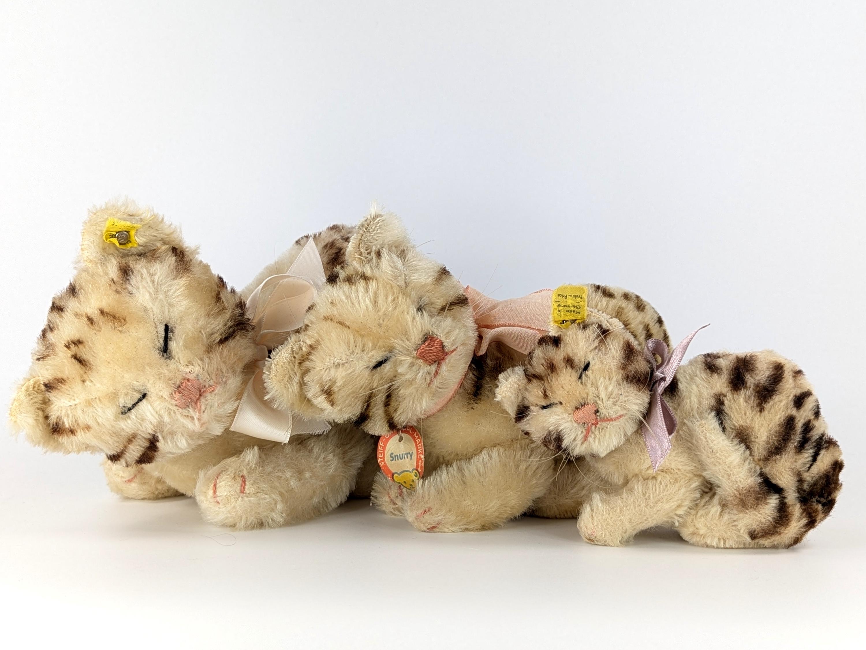 Steiff Cat Snurry Sleeping Brown Tabby With ID Midi 8 Inches