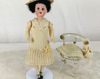 JOLIE MIGNONNETTE ANCIENNE dans son joli panier ancien 11 cm EUR 60,00