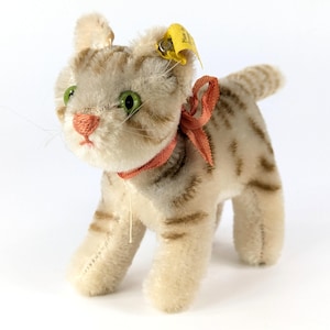 Steiff Cat Tapsy with IDs produced 1966 vintage 4 inches tall