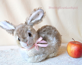 Steiff Rabbit Pummy with ID  sitting 10 inches vintage 1963 to 1964