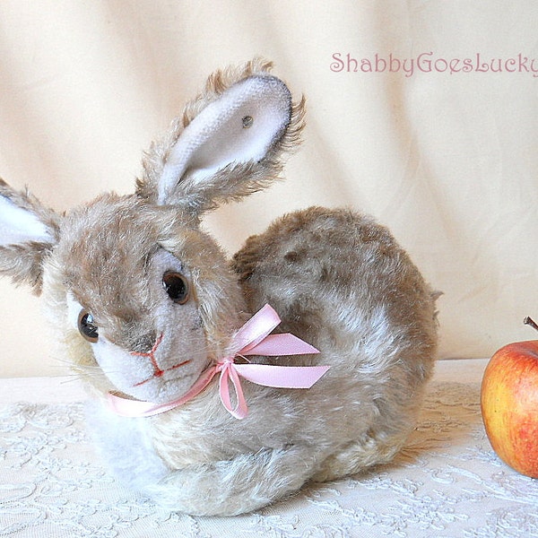 Steiff Rabbit Pummy with ID  sitting 10 inches vintage 1963 to 1964