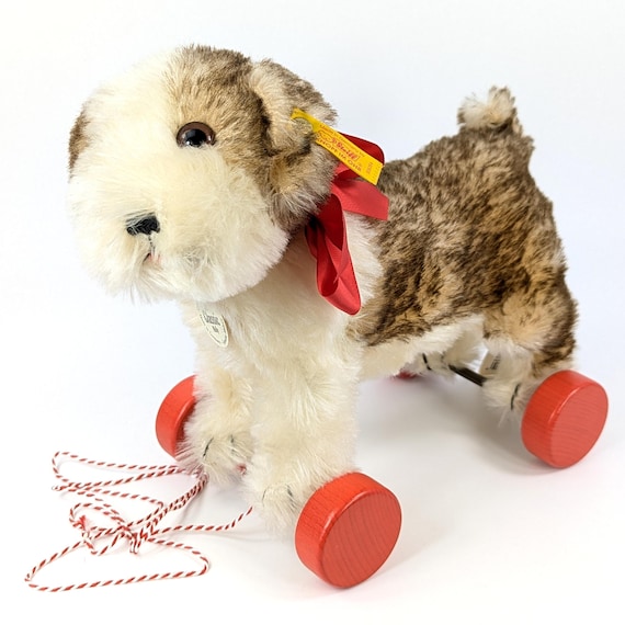 Steiff Dog Classic Molly 1927 on Wheels Mint 10 Inches Vintage