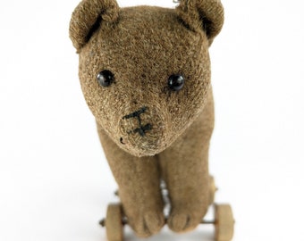 ぬいぐるみ　Bear on wheels replica 1904-ベア オン ホイールズ レプリカ 1904- ぬいぐるみ 17cm シュタイフ ベア オン ホイールズレプリカ1904 EAN403354｜Yahoo