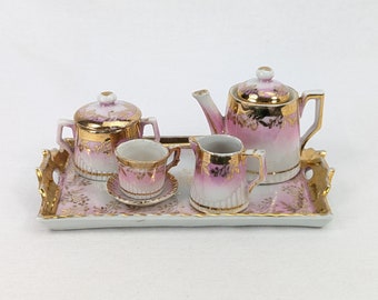 Thee- of koffieset op dienblad jaren 1910 China goud wit lila miniatuur voor poppen of beren