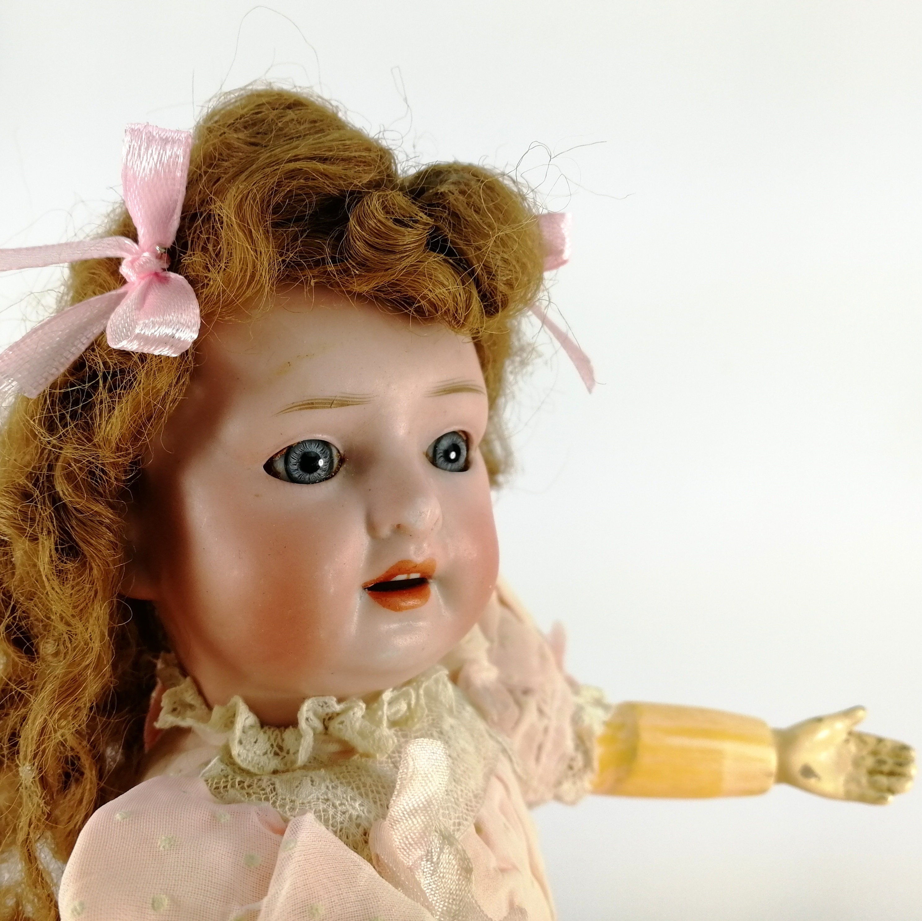 1910年代頃にレヴァロ社が製作した高さ10インチのアンティークドイツ