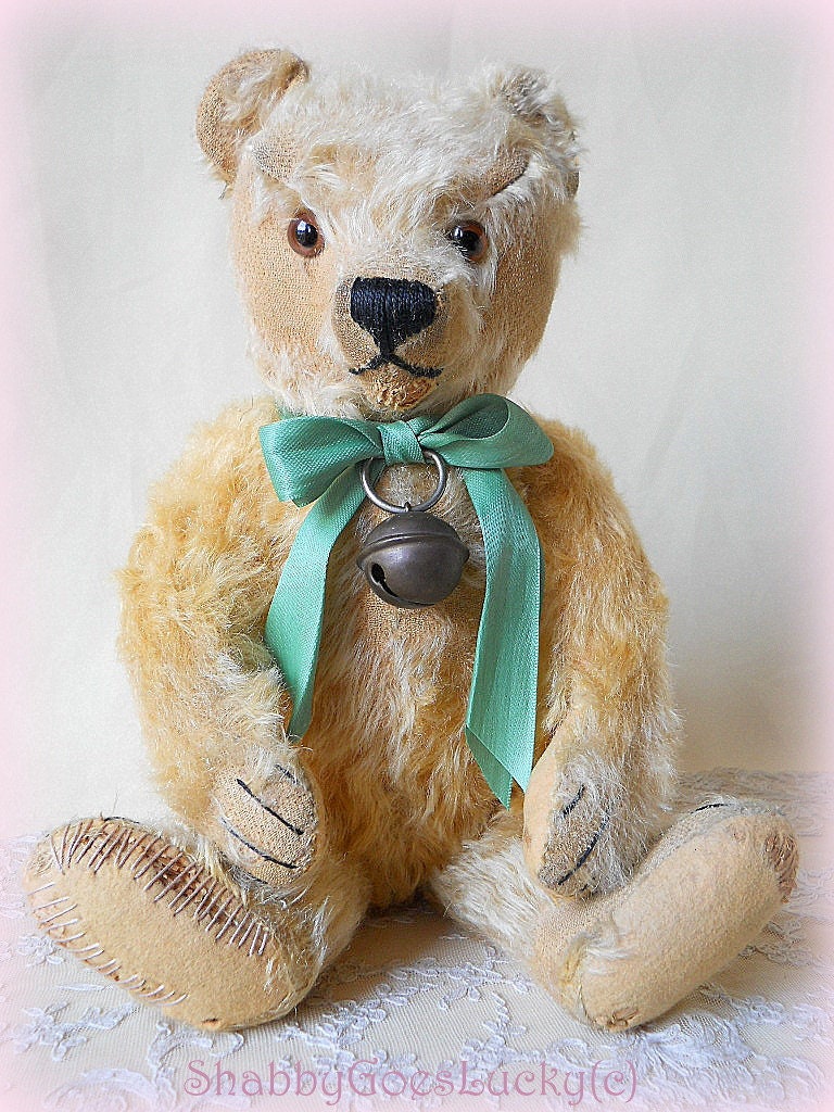 Classic Steiff Original Teddy bears from the 1940s, 50s & 60s at  ShabbyGoesLucky's! Get them while they are hot!