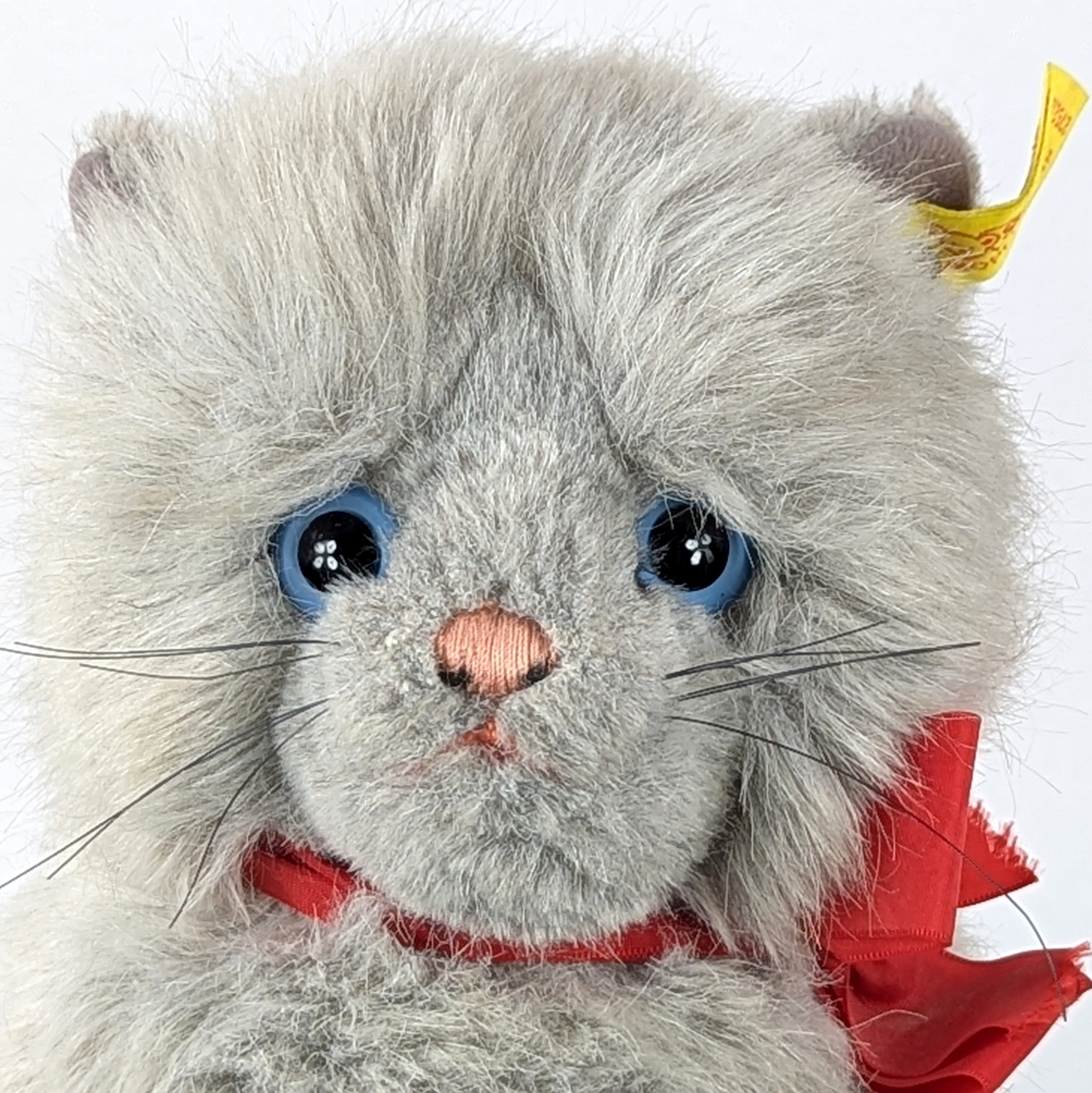 シュタイフ　ミンカ　猫 シュタイフ ペルシャ猫 ミンカ ID付き 10インチ 座っている