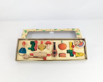 German Erzgebirge assorted wooden Christmas tree toy ornaments 1970s vintage