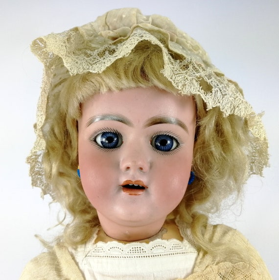Heinrich Handwerck 109 Mold 1900s German Bisque Doll 20 Inches