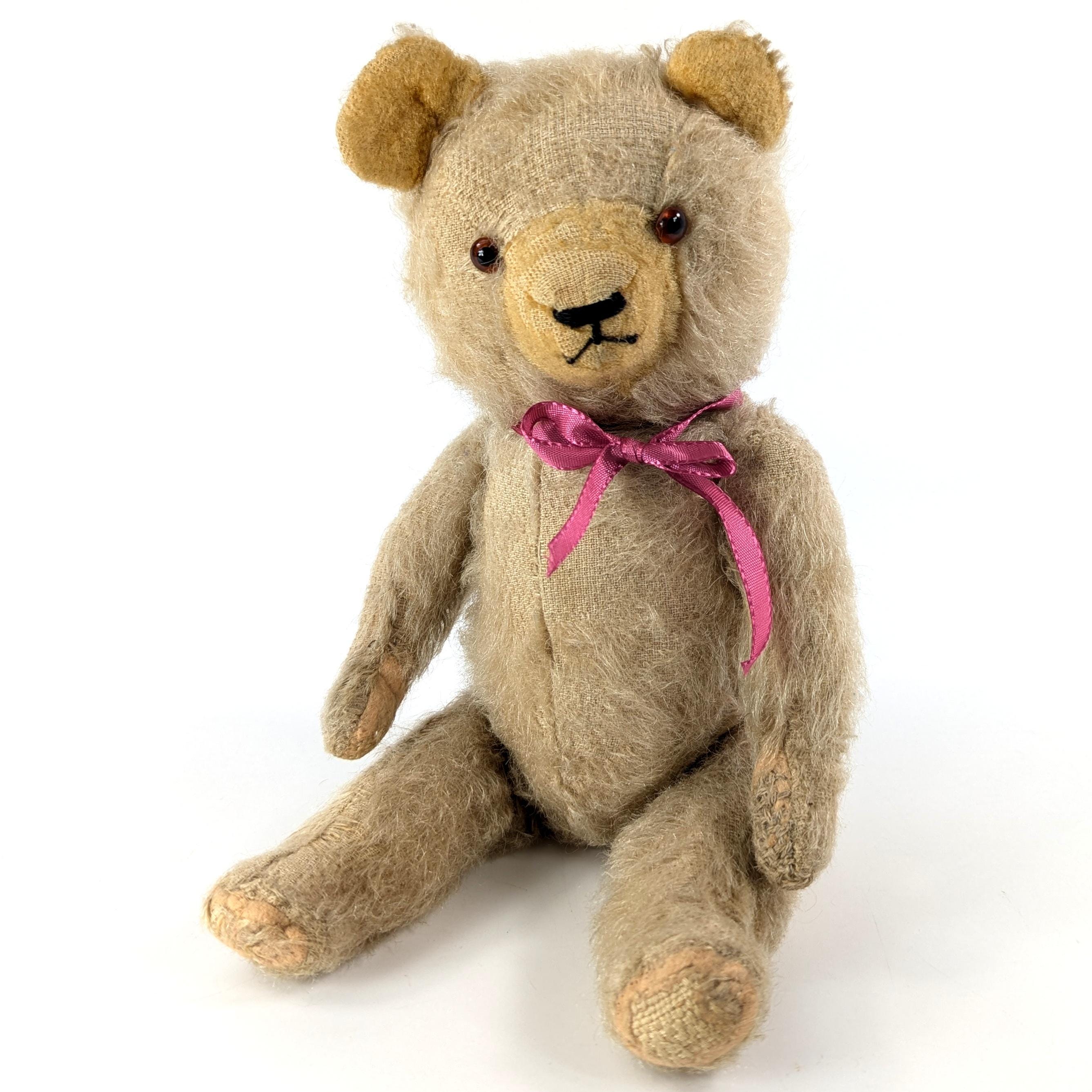 1950年代に愛されたヴィンテージテディベア。ドイツ製。高さ12インチの