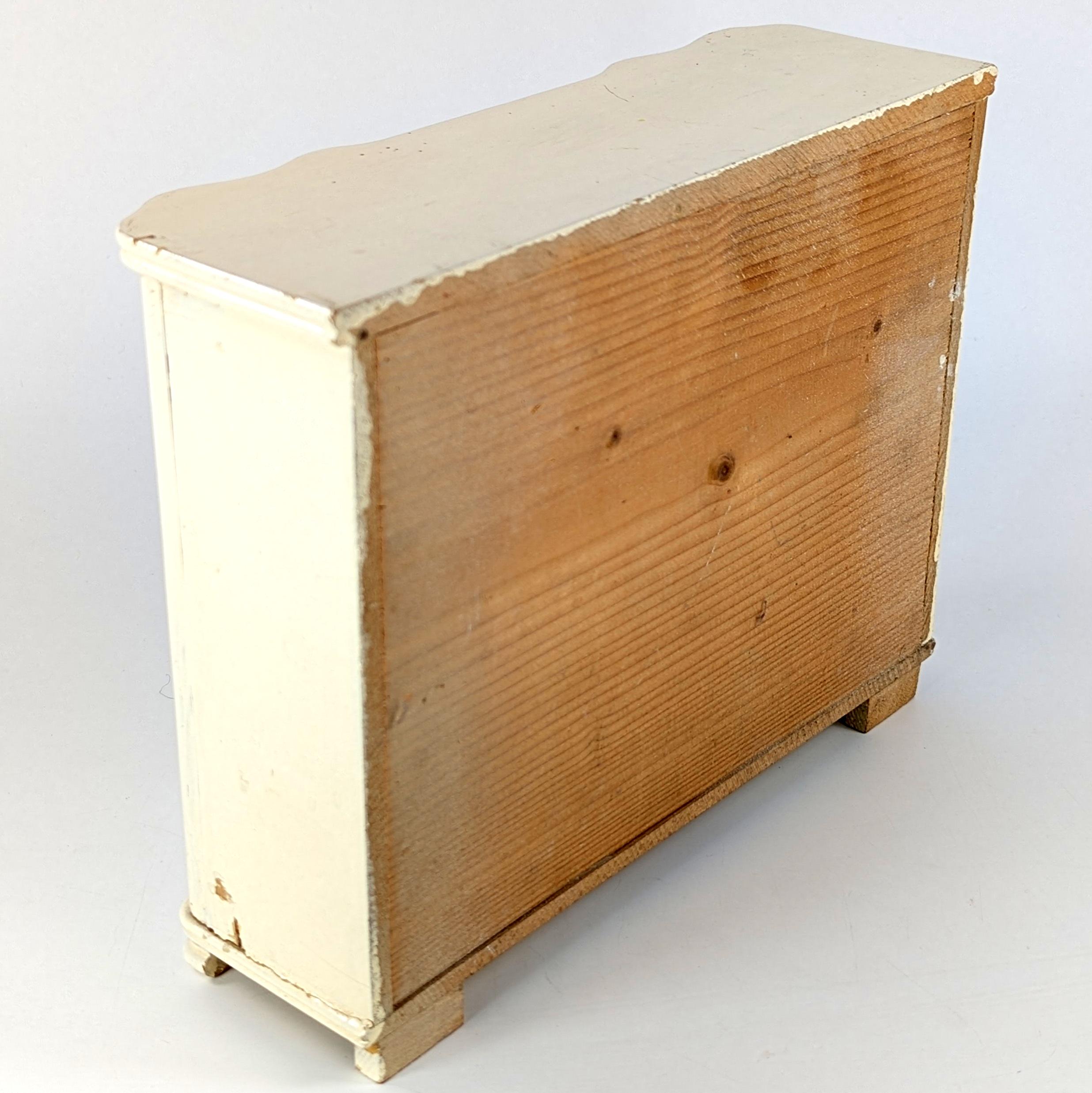 Armoire rustique de poupée - France