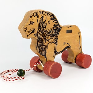Steiff Lion Wooden Pull Toy 8 inches with ID vintage 1969 to 1974 produced only