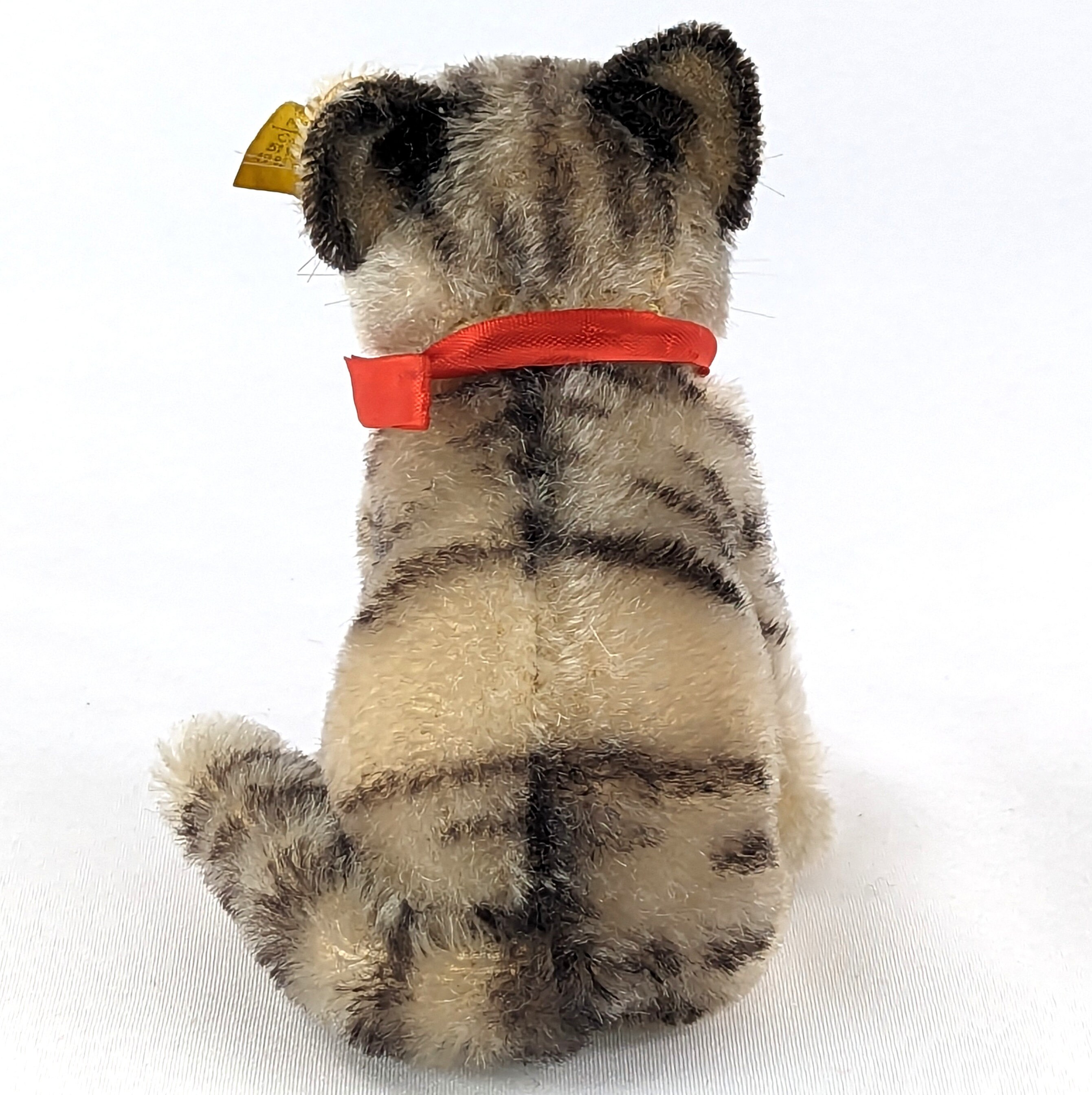 シュタイフ猫スージー ID付き 座っている 1968年から1978年製造