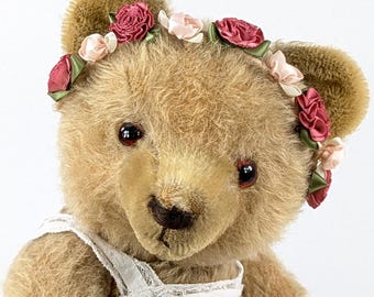 1950年代のドイツ、ヘルマン・テディ社製のヴィンテージベア。高さ14