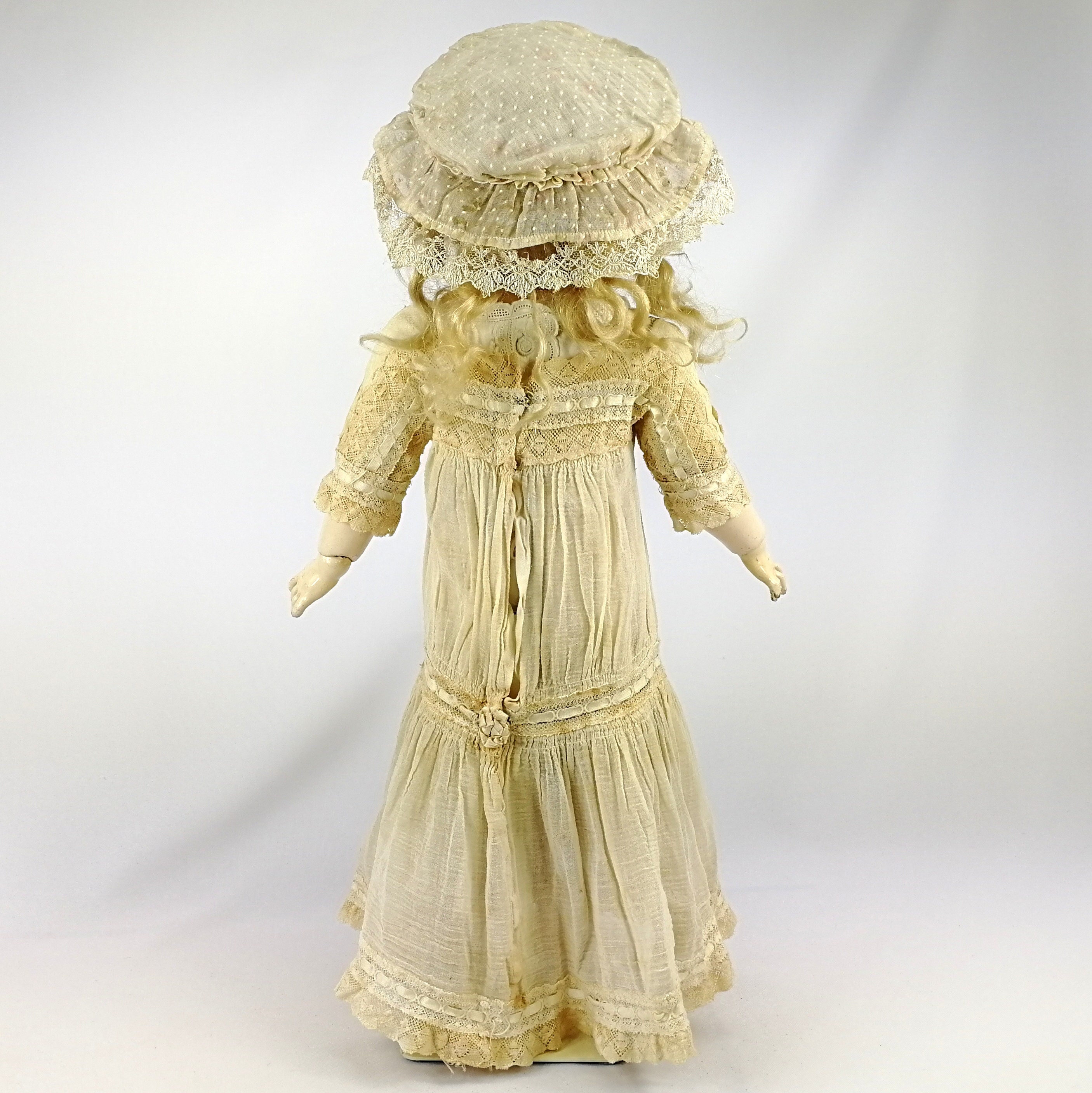 Heinrich Handwerck 109 Mold 1900s German Bisque Doll 20 Inches