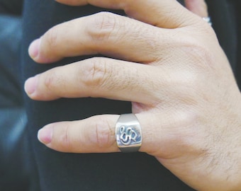Monogram ring .men initial ring. Silver monogram ring. personalized ring .Guti initial ring. old English ring .Engraved ring. Signet ring