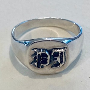 Monogram ring .men initial ring. Silver monogram ring. personalized ring .Guti initial ring. old English ring .Engraved ring. Signet ring