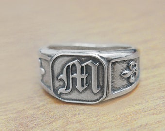 Monogram ring .men initial ring.  monogram ring. Fleur de lis ring. personalized ring .Guti initial ring. old English ring. Signet ring