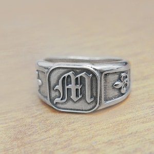 Monogram ring .men initial ring.  monogram ring. Fleur de lis ring. personalized ring .Guti initial ring. old English ring. Signet ring