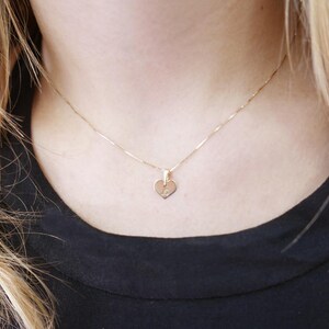 Collar de oro de 14k. Colgante inicial. Collar con dije de letras. Collar personalizado. Collar con colgante de oro. collar inicial. Inicial del corazón