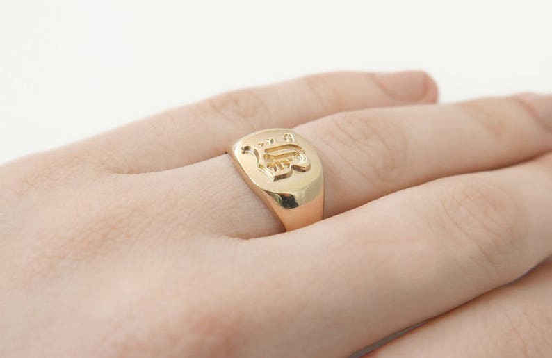 personalized ring .Guti initial ring old English ring .Engraved ring Monogram ring .men initial ring Signet ring gold monogram ring
