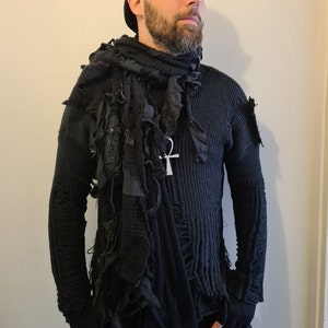 Wasteland scavenger survivor scarf post-apoc dystopian fashion