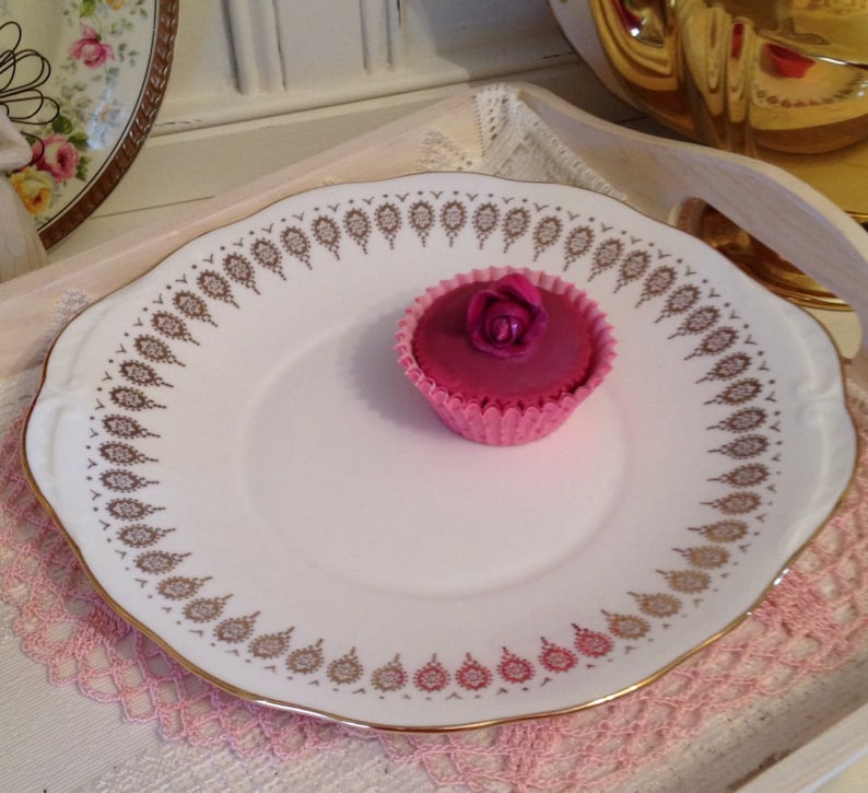 CP032 Gorgeous Queen Anne Cake Plate in white with gold gilded pattern C1950