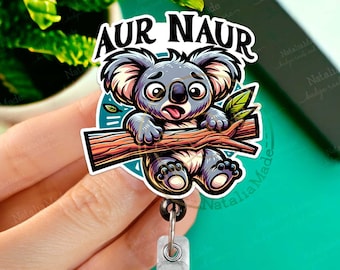 Porta credencial retráctil con diseño de koala divertido - Aur Naur, resistente, con cordón y mosquetón, para profesionales de la salud y para profesores.