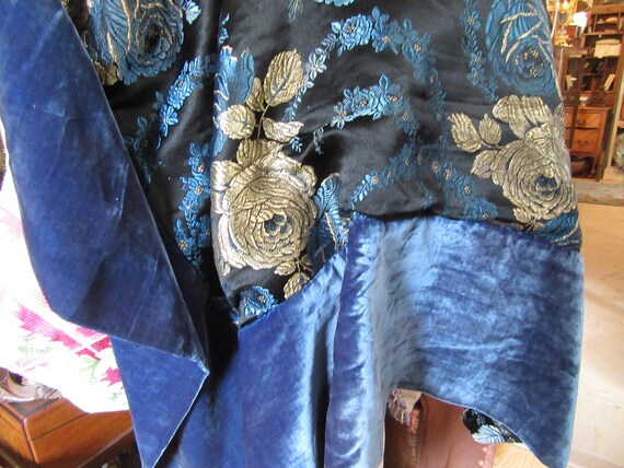 Antique  Shawl... Silk Velvet and Silk Brocade ..… - image 7