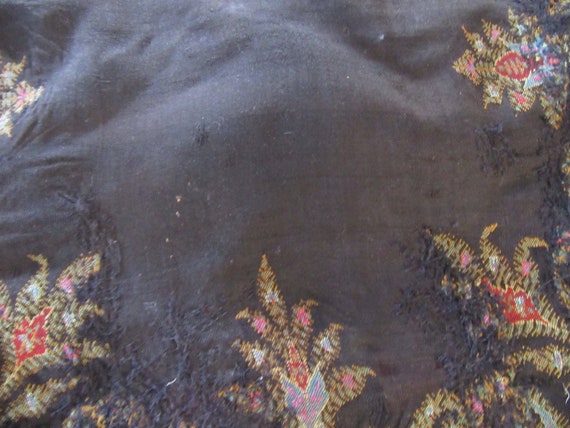 Antique Paisley Piano Shawl..Hand Embroidered 19t… - image 10