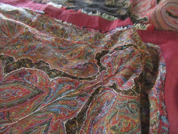 Antique Paisley Piano Shawl..Hand Embroidered 19t… - image 5