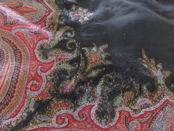 Antique Paisley Piano Shawl..Hand Embroidered 19t… - image 8