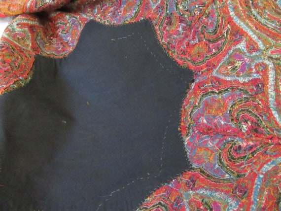 Antique Paisley Shawl..Hand Embroidered and Piece… - image 10