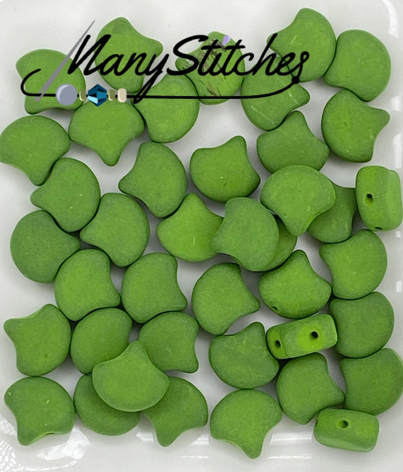 40pcs. Matte Velvet Lizard Green 2-Hole Ginko Bead