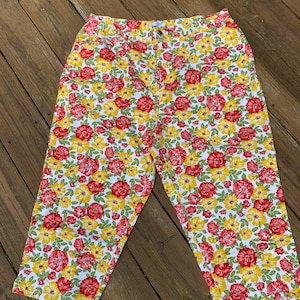 Unisex pants. Hippie pants.  Floral patterned summer pants. Summer pants. Spring pants. Flower pants. Floral pants.Jones New York pants.