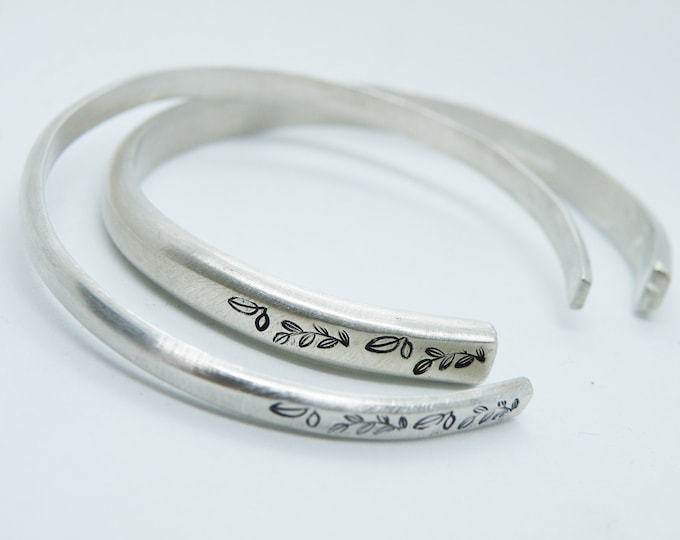 Floral Cuff Open Bangle, Unisex Open Cuff,  Custom Bracelet for Her, for Him, Evergreen Jewelry ***The listing refers to 1 cuff***