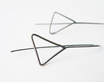 Pendientes colgantes triangulares de plata de ley, joyería minimalista geométrica de plata oxidada para mujer